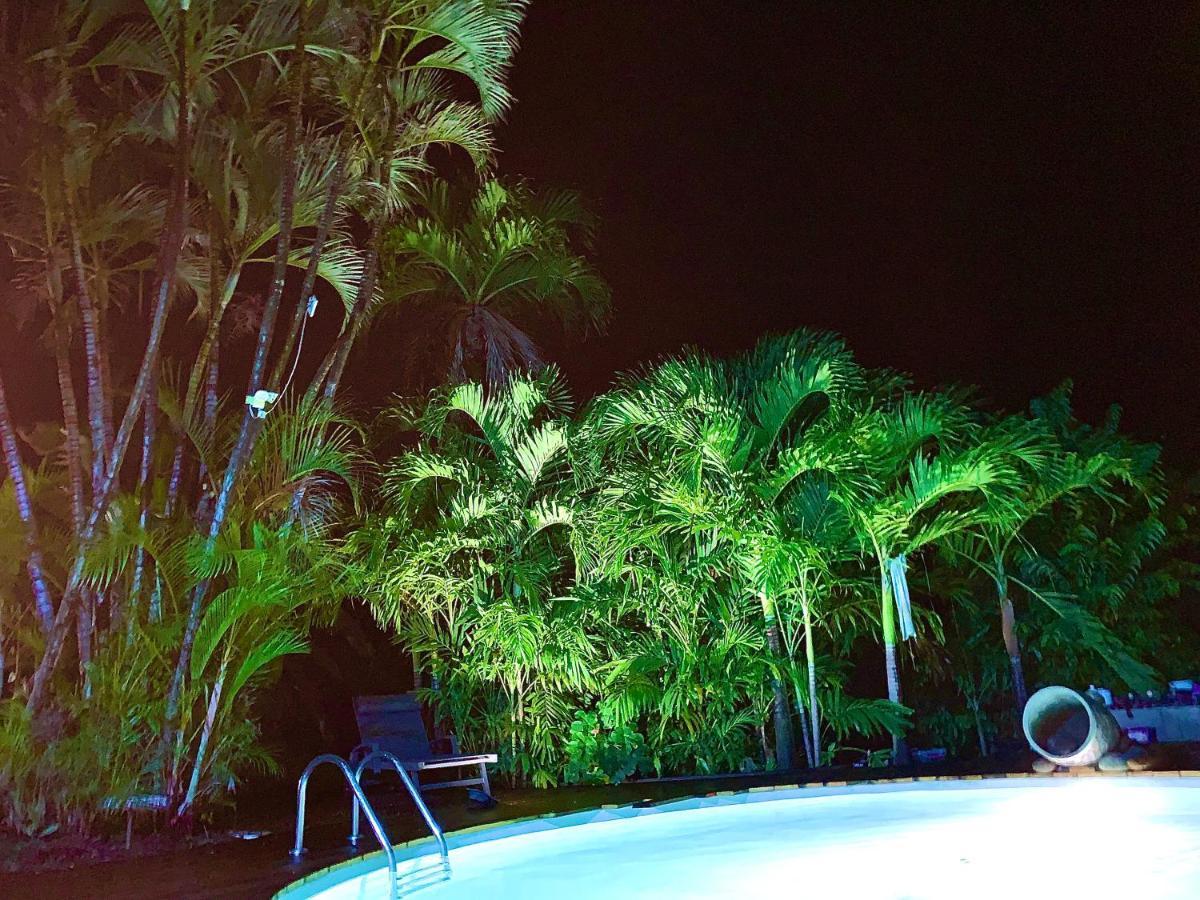 Lodge Pamplemousse Avec Piscine Privative , Dans Parc Calme A 500 M Plage Le Carbet Eksteriør bilde